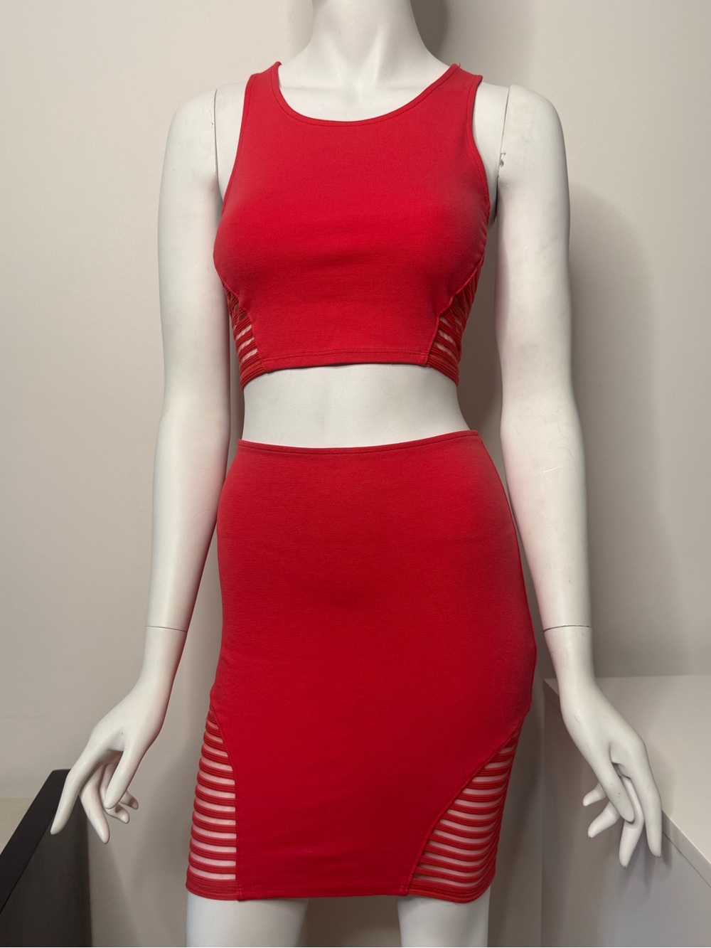 NWOT Solemio Coral Cutout Crop Top Mini Skirt 2 Piece Set S